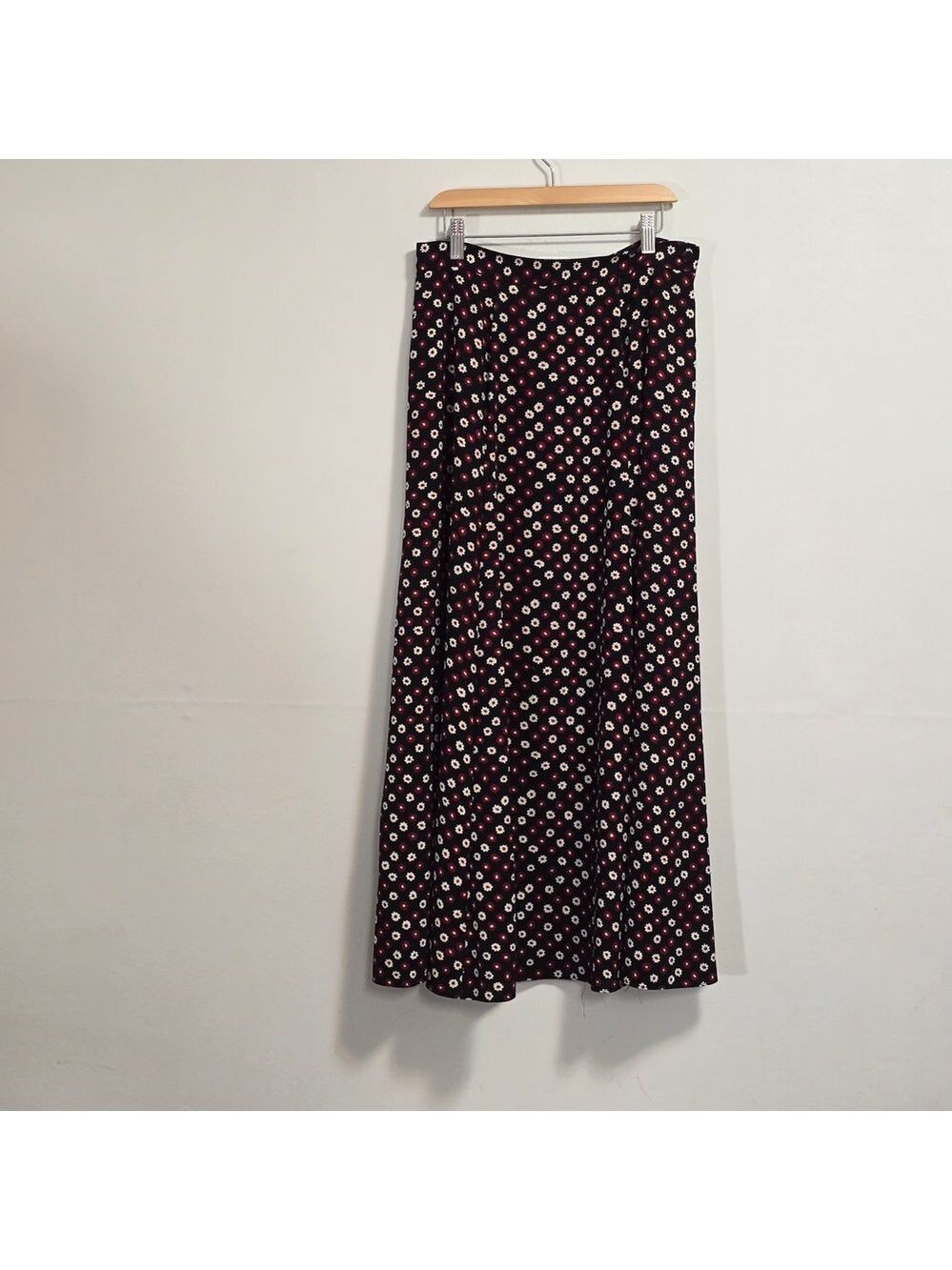 Vintage Country Casuals Chic Black and White Floral Maxi Skirt
